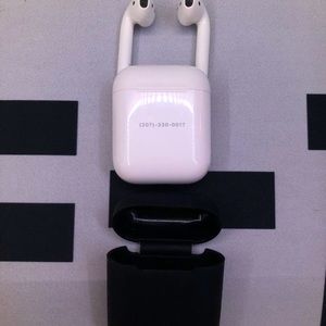 AirPods 2nd gen w/case and charging cable